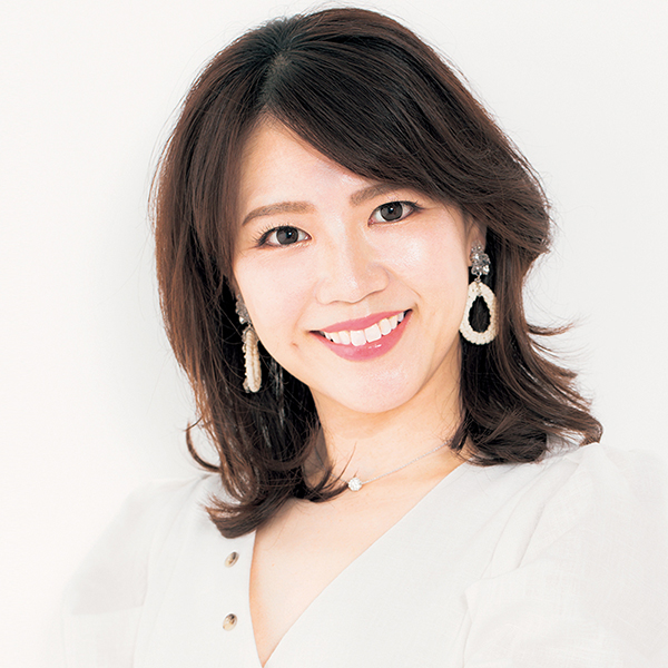 第10回国民的美魔女コンテスト 予選通過者紹介 吉澤麻希子さん 美st Online 美しい40代 50代のための美容情報サイト